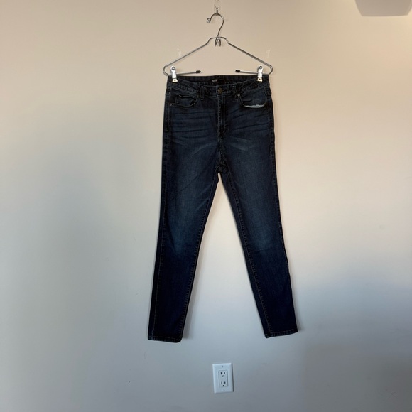 3/$20 ⚡️ Simply Vera Vera Wang Stretch High-Waisted Dark Wash Skinny Jeans - Picture 5 of 15
